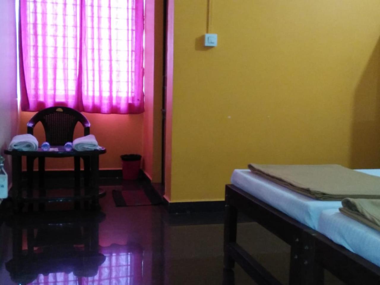 Shanthi Krishna Residency Gokarna  Εξωτερικό φωτογραφία